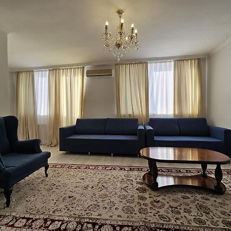 Yassy Hotel, Turkistan Екстер'єр фото