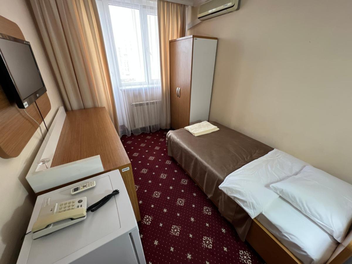 Yassy Hotel, Turkistan Екстер'єр фото