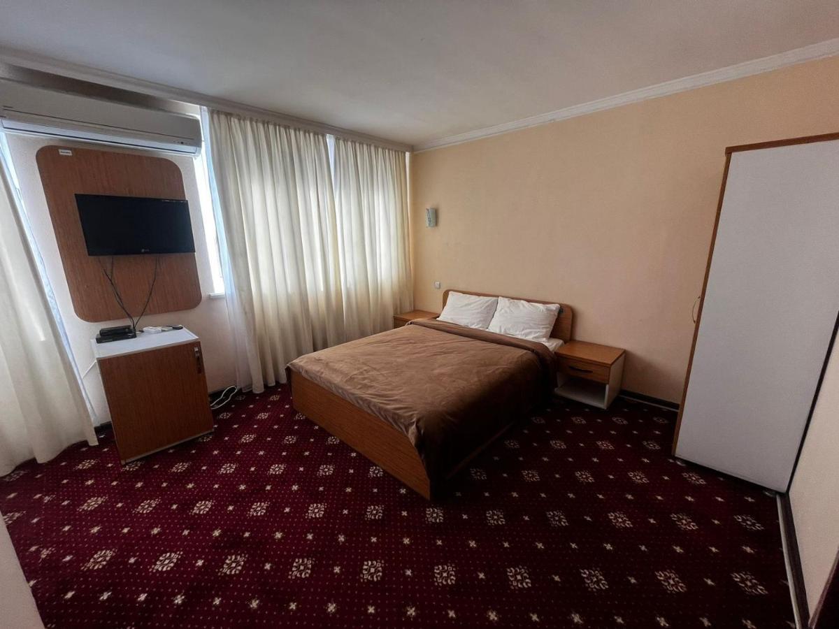 Yassy Hotel, Turkistan Екстер'єр фото