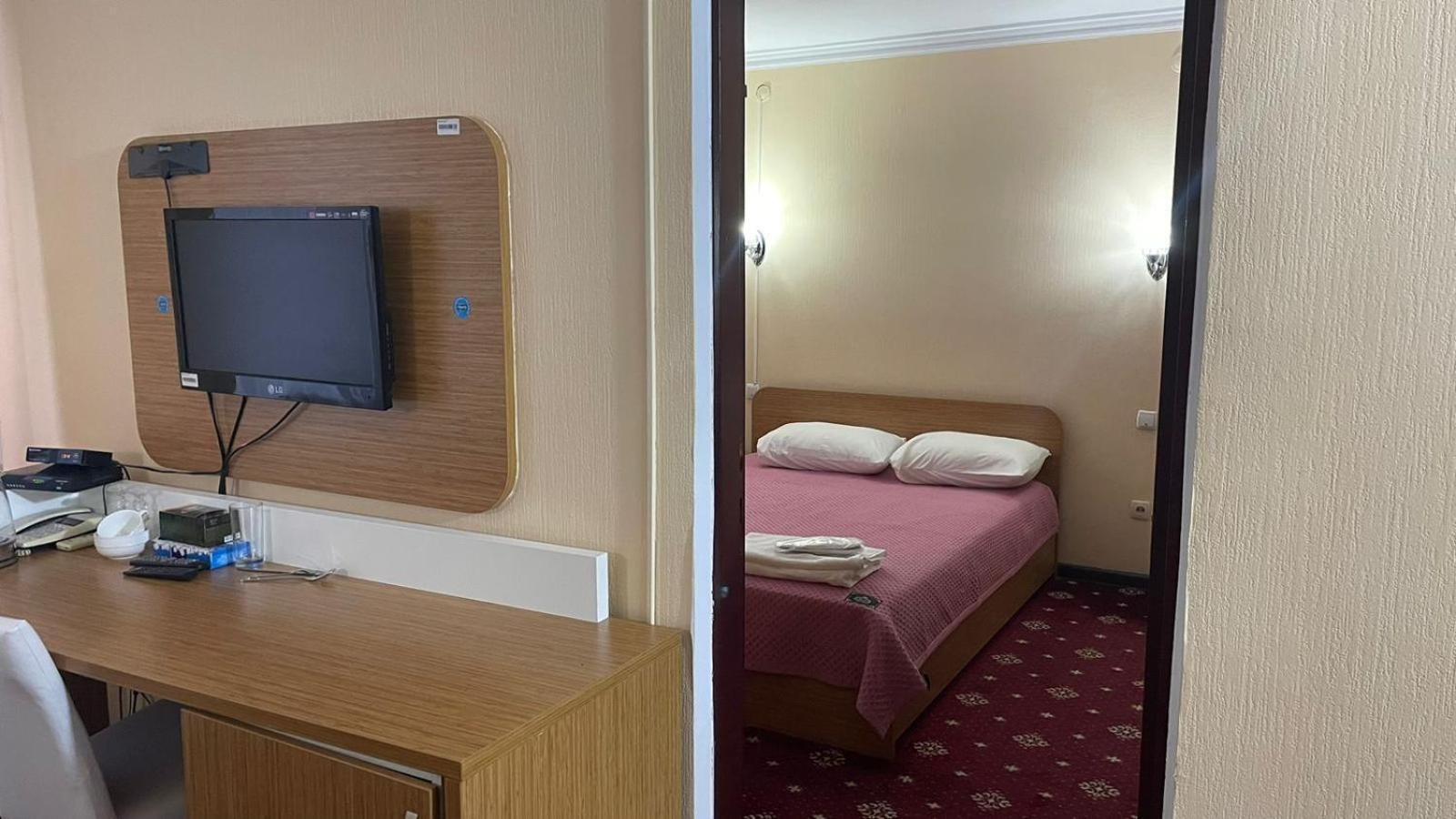 Yassy Hotel, Turkistan Екстер'єр фото
