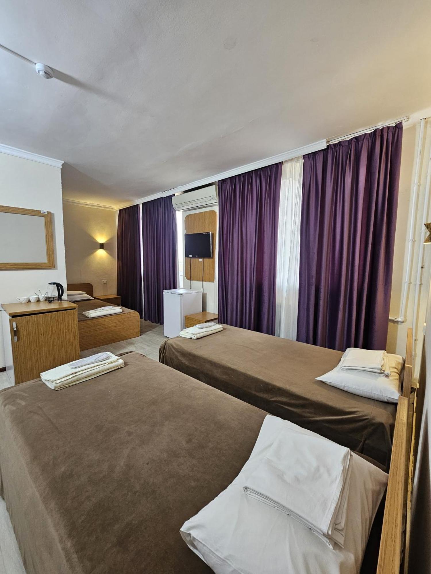 Yassy Hotel, Turkistan Екстер'єр фото