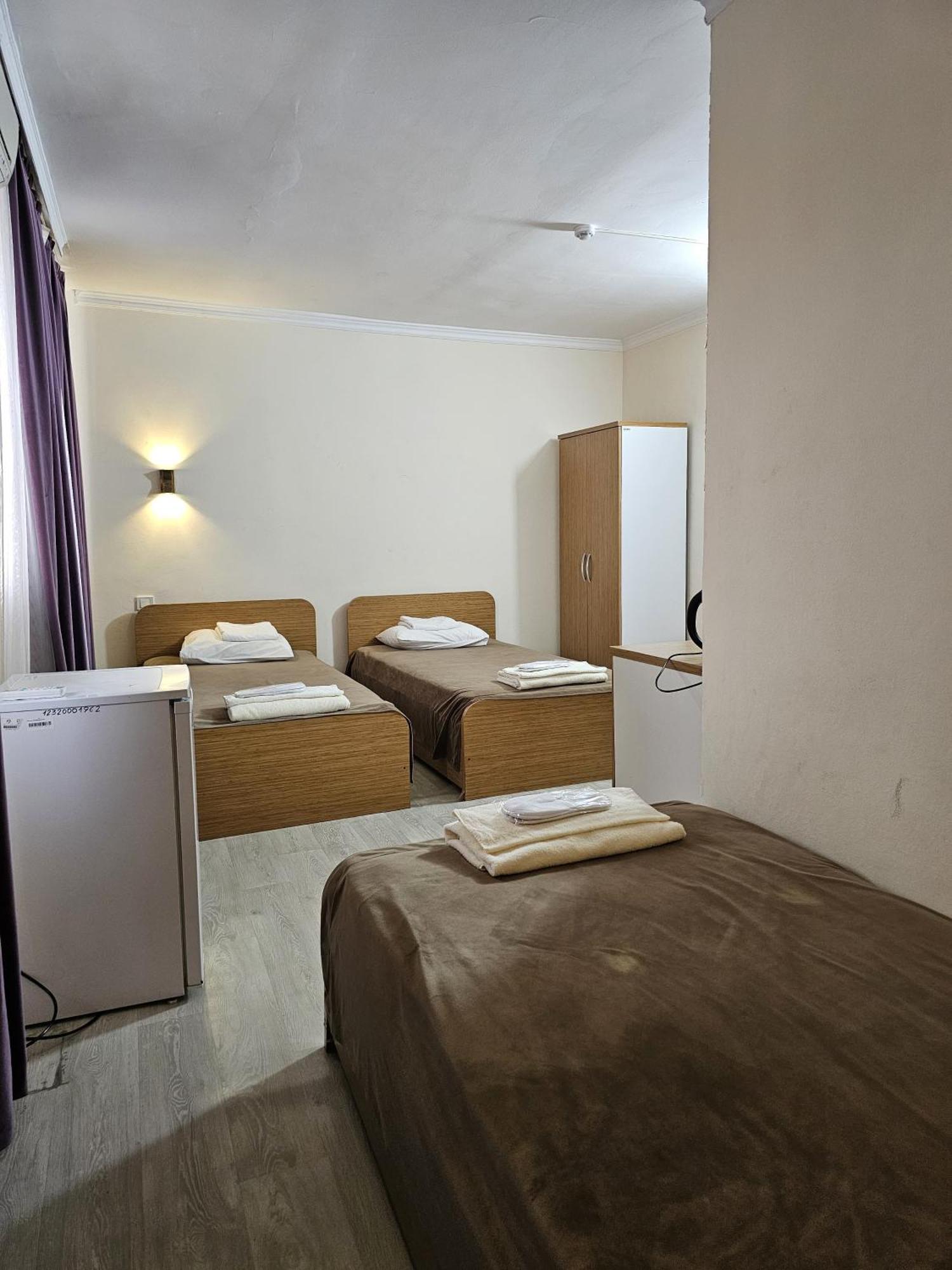 Yassy Hotel, Turkistan Екстер'єр фото
