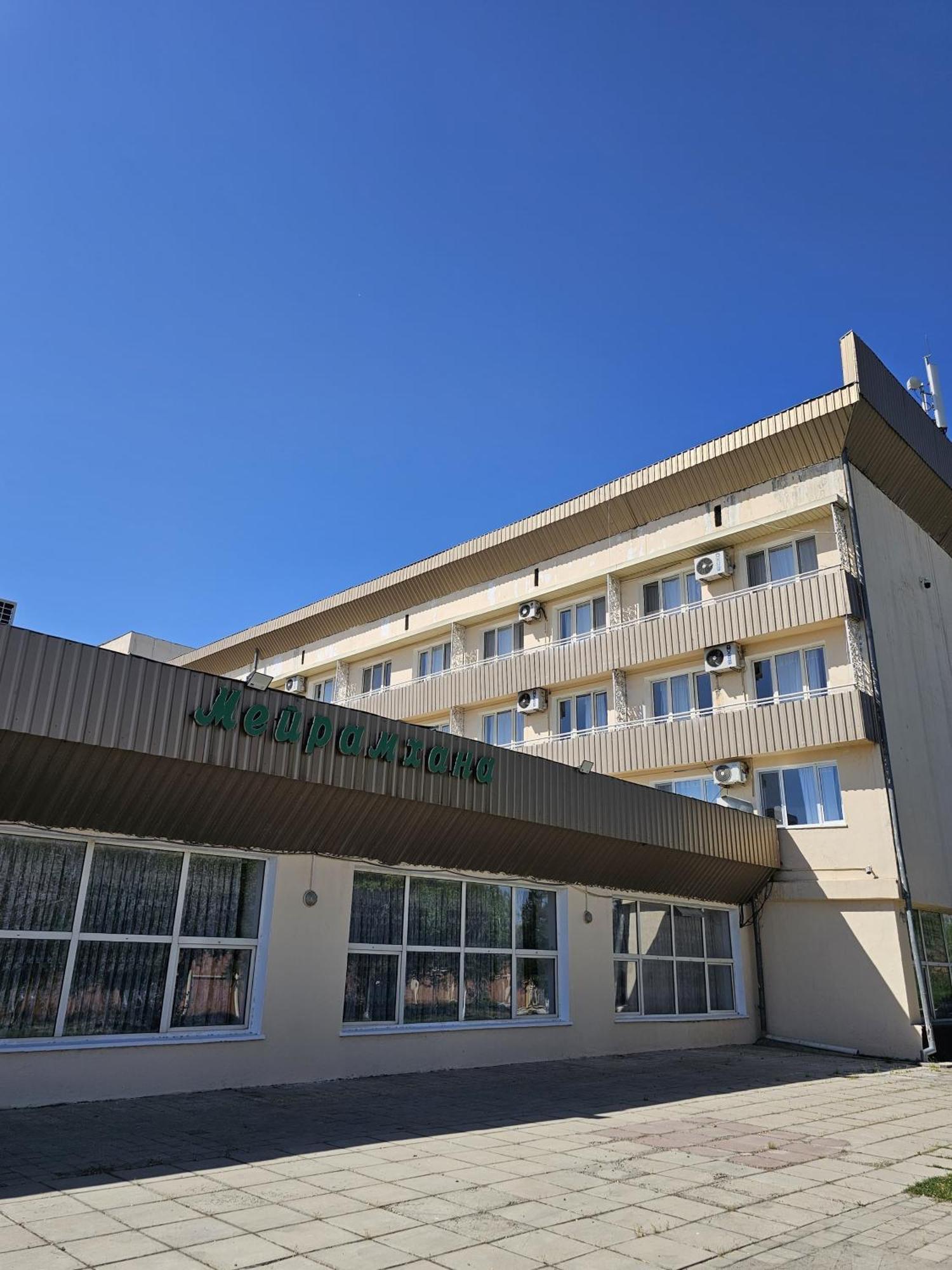 Yassy Hotel, Turkistan Екстер'єр фото