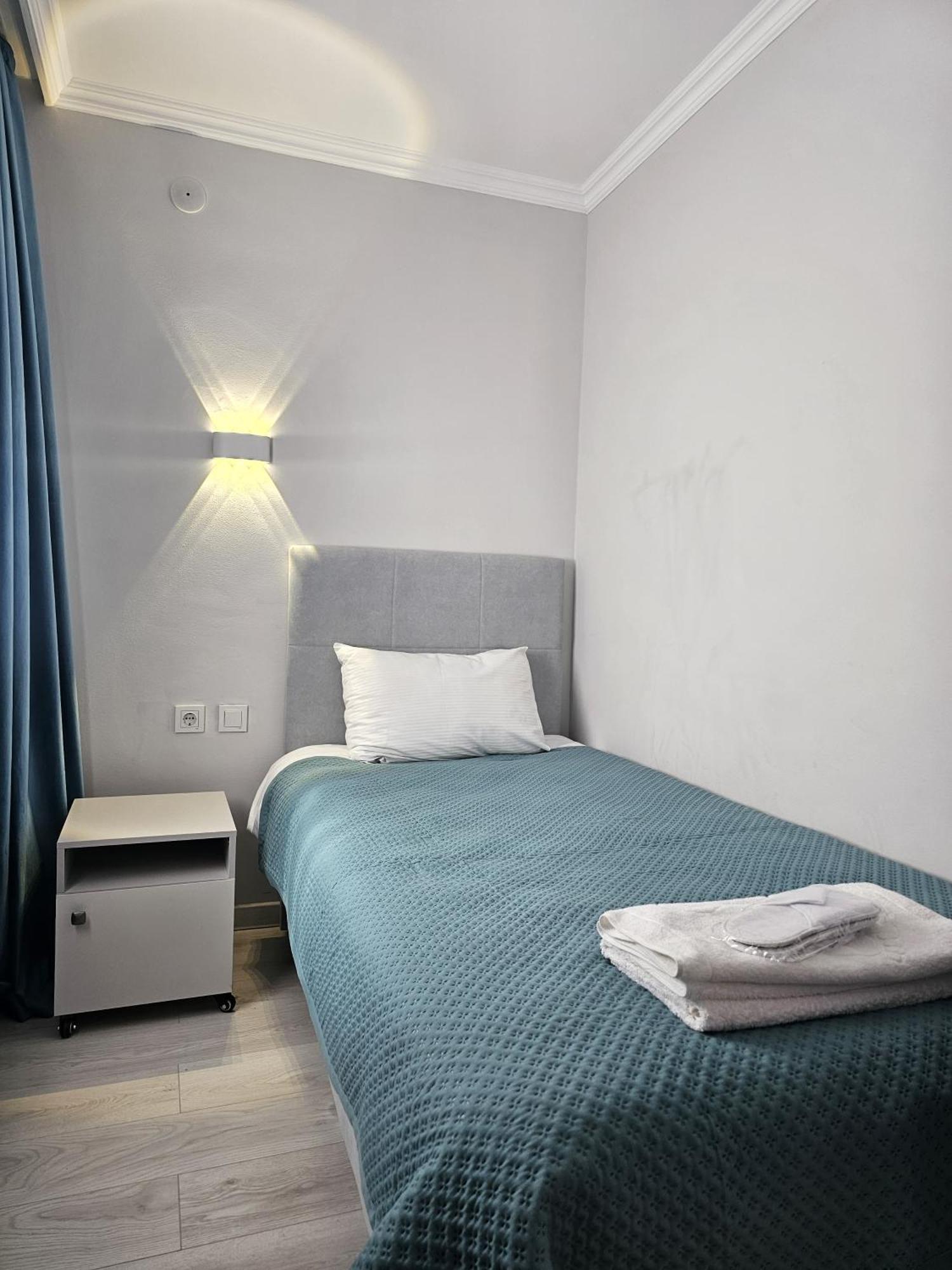 Yassy Hotel, Turkistan Екстер'єр фото