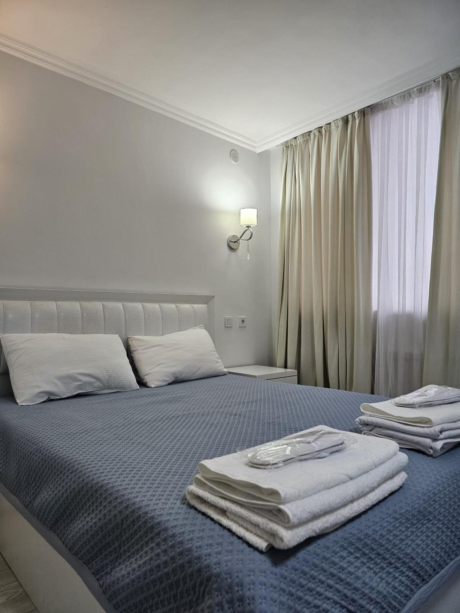 Yassy Hotel, Turkistan Екстер'єр фото