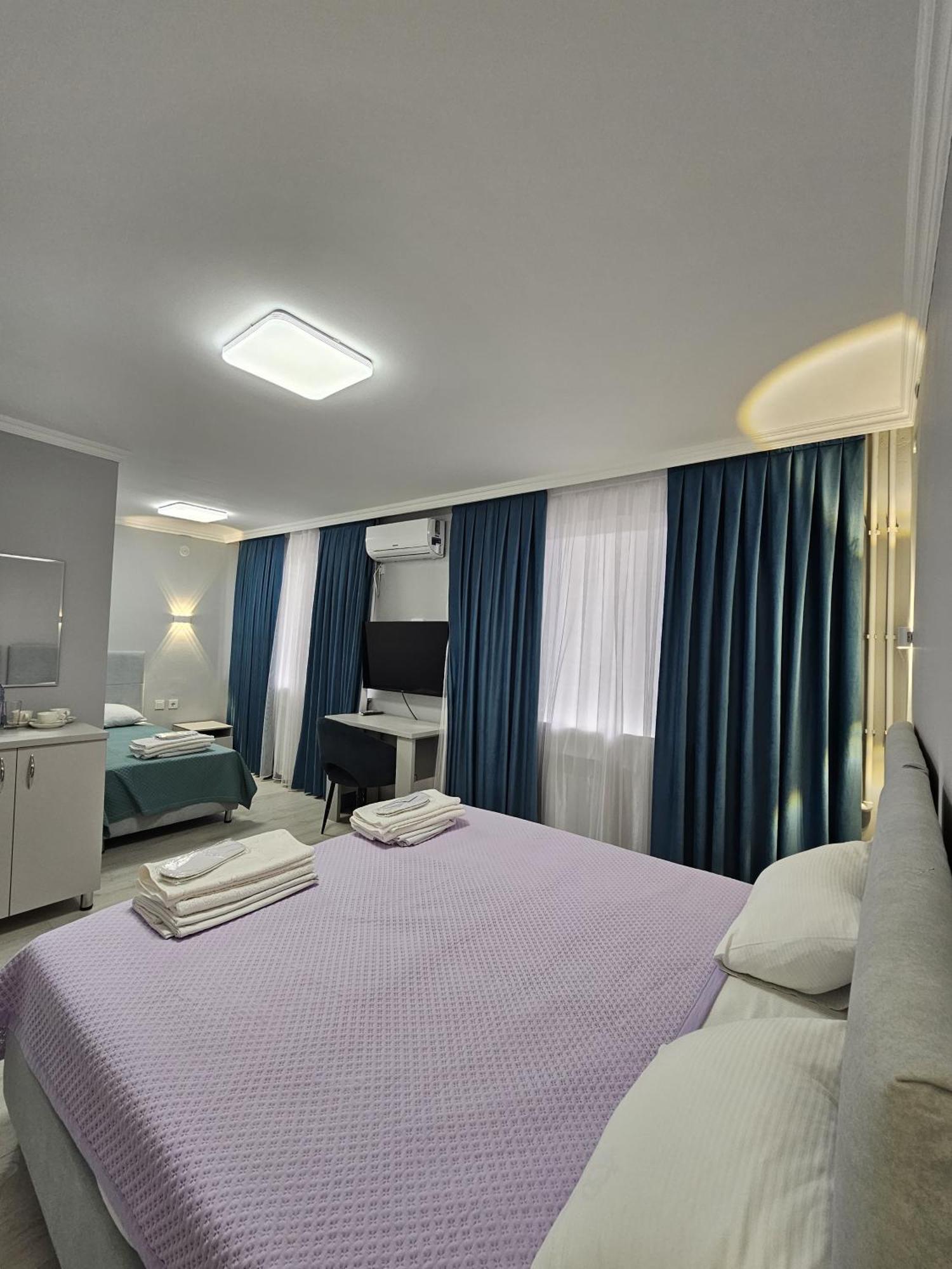 Yassy Hotel, Turkistan Екстер'єр фото