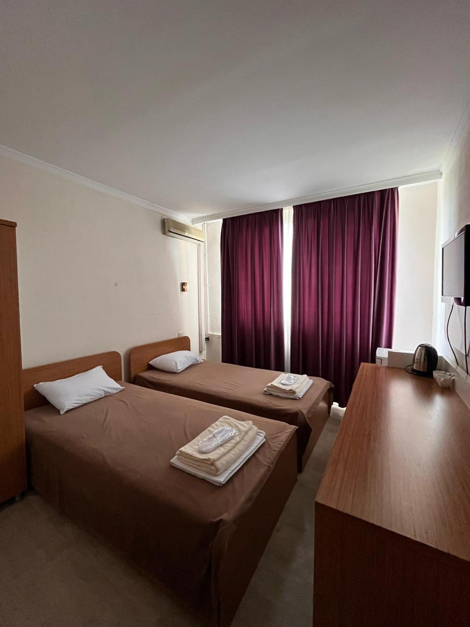 Yassy Hotel, Turkistan Екстер'єр фото