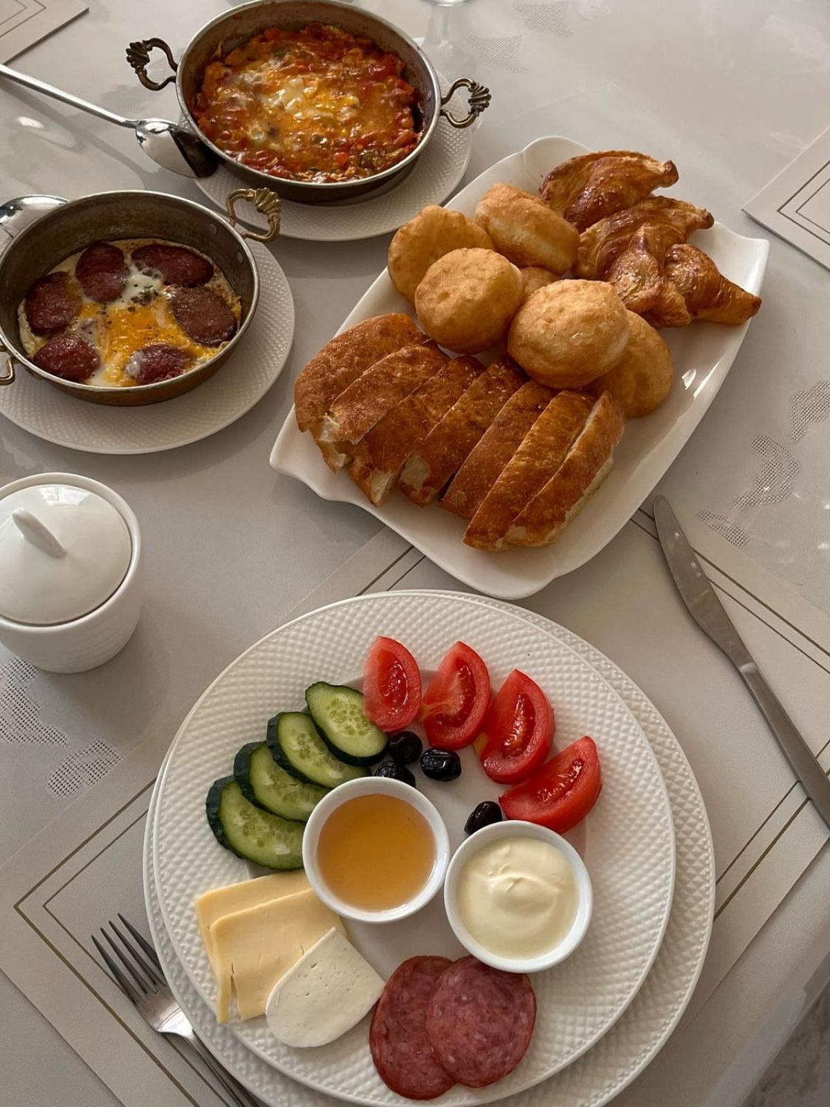 Yassy Hotel, Turkistan Екстер'єр фото